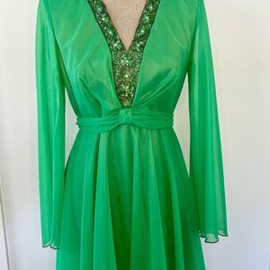 Elegant Green Long Sleeve Dress